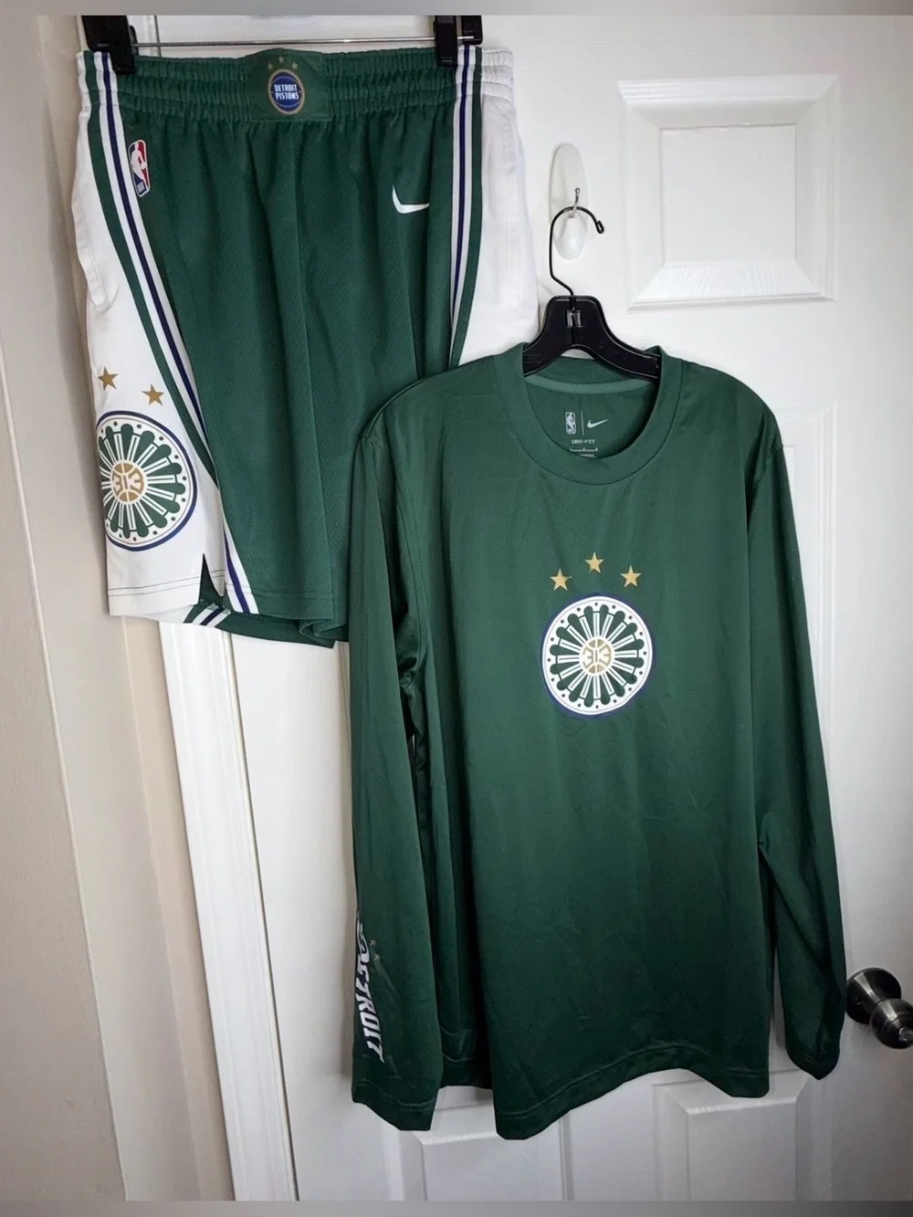 NWT Nike Detroit Pistons Men’s Large 38 Shorts Shirt Set 22/23 City Edition NBA